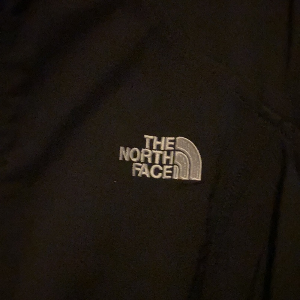 North face rain repellent jacket. - Picture 2 of 6